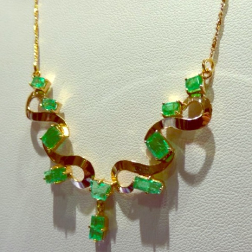 Beautiful 100% Colombian Emerald 18K Gold Necklace